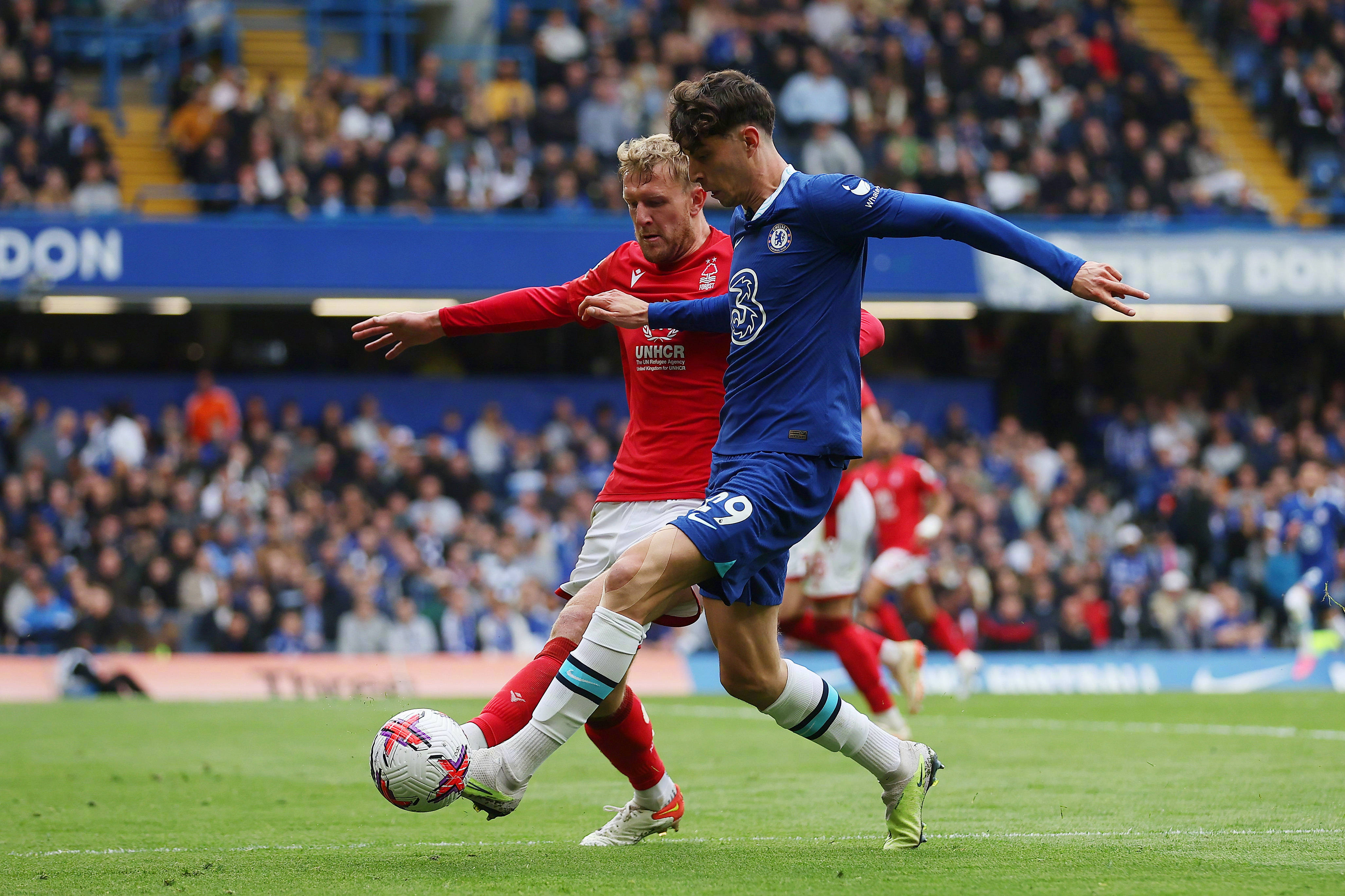 九游体育-关键时刻里尔备战英超，止住颓势细节曝光，更衣室稳定，临场指挥获称赞-九游体育